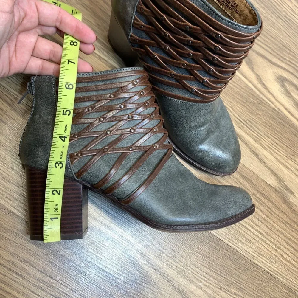 Sofft Euro Ankle Boots Womens 8 Gray Brown Faux Leather Woven Accent Block Heels